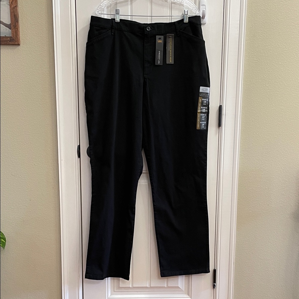 Lee Classic Black Straight-Leg Pants Size 18